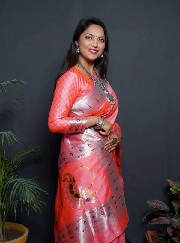 Peach_Colour_Pure_Paithani_Silk_Saree_With_Rich_Pallu_And_Unstiched_Blouse_Piece.